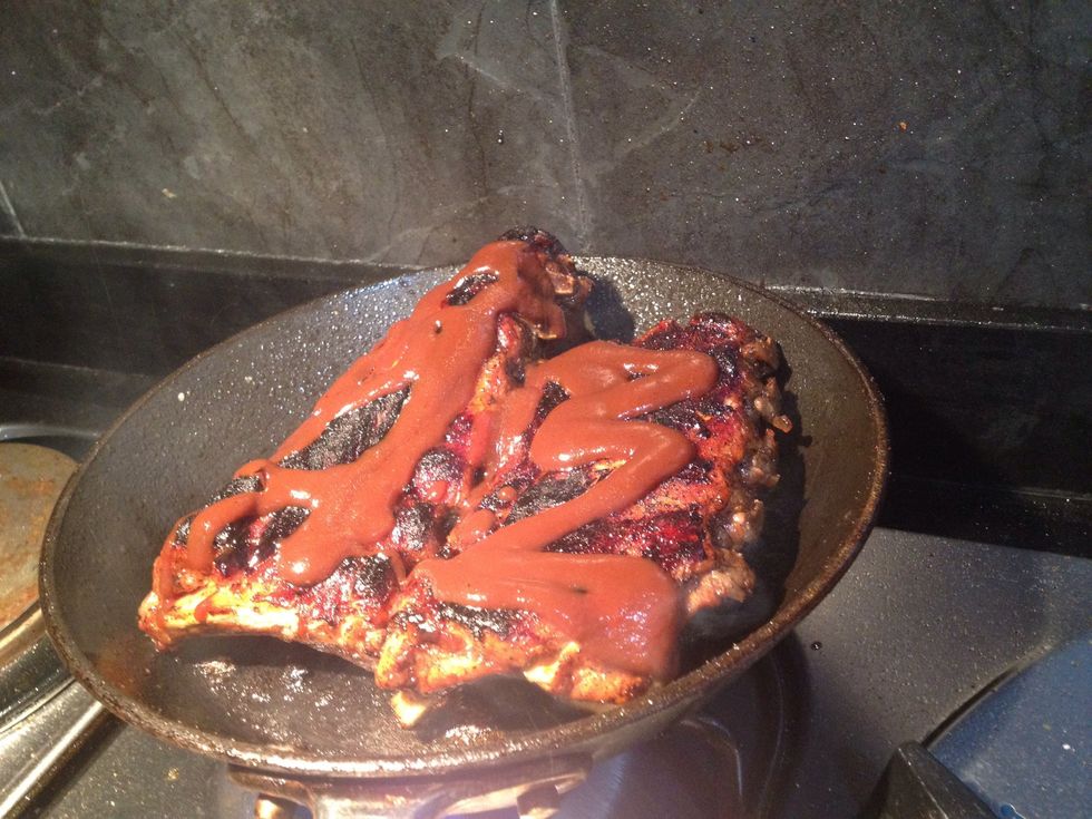 Then put the ribs on fire with homemade bbq salse. (coke, ketchup, Brown suger, vinagre) and that it!!!