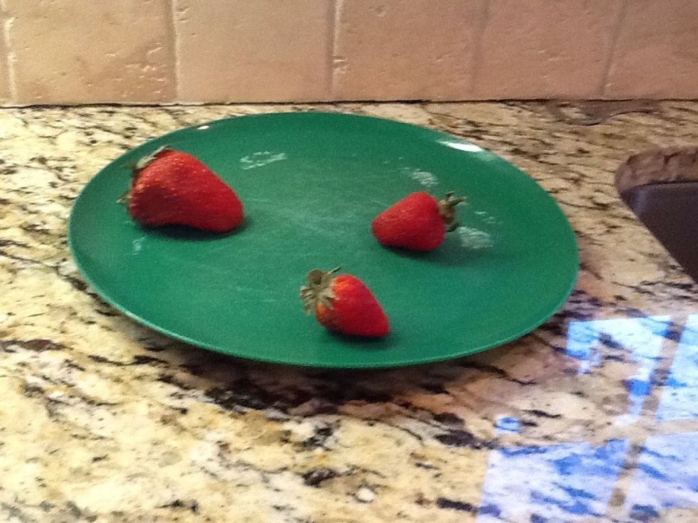 Then put three strawberries (or how many ever u want)