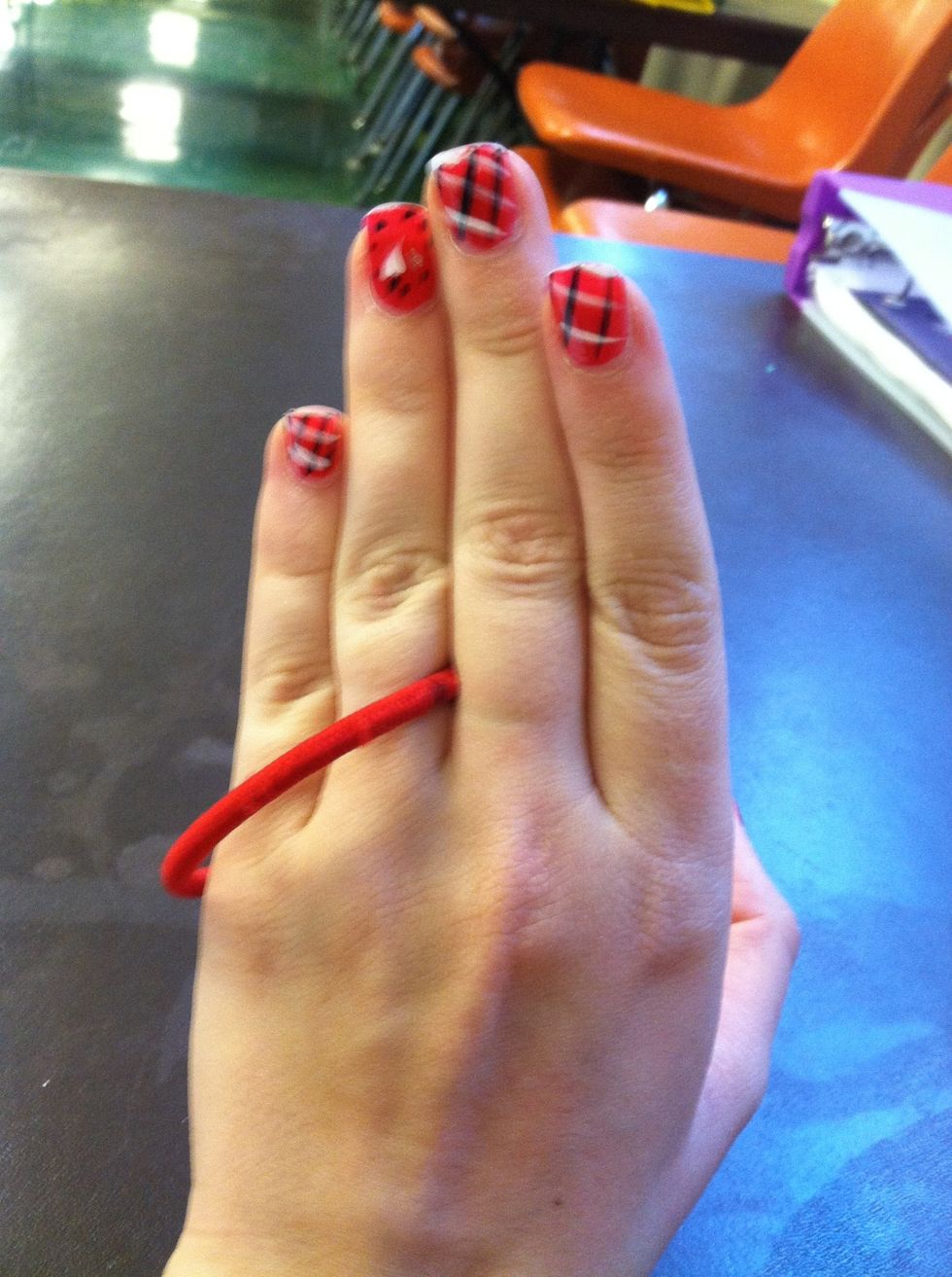 Then quickly open your fingers and it will appear to have jumped to the other two fingers. You may need to practice.