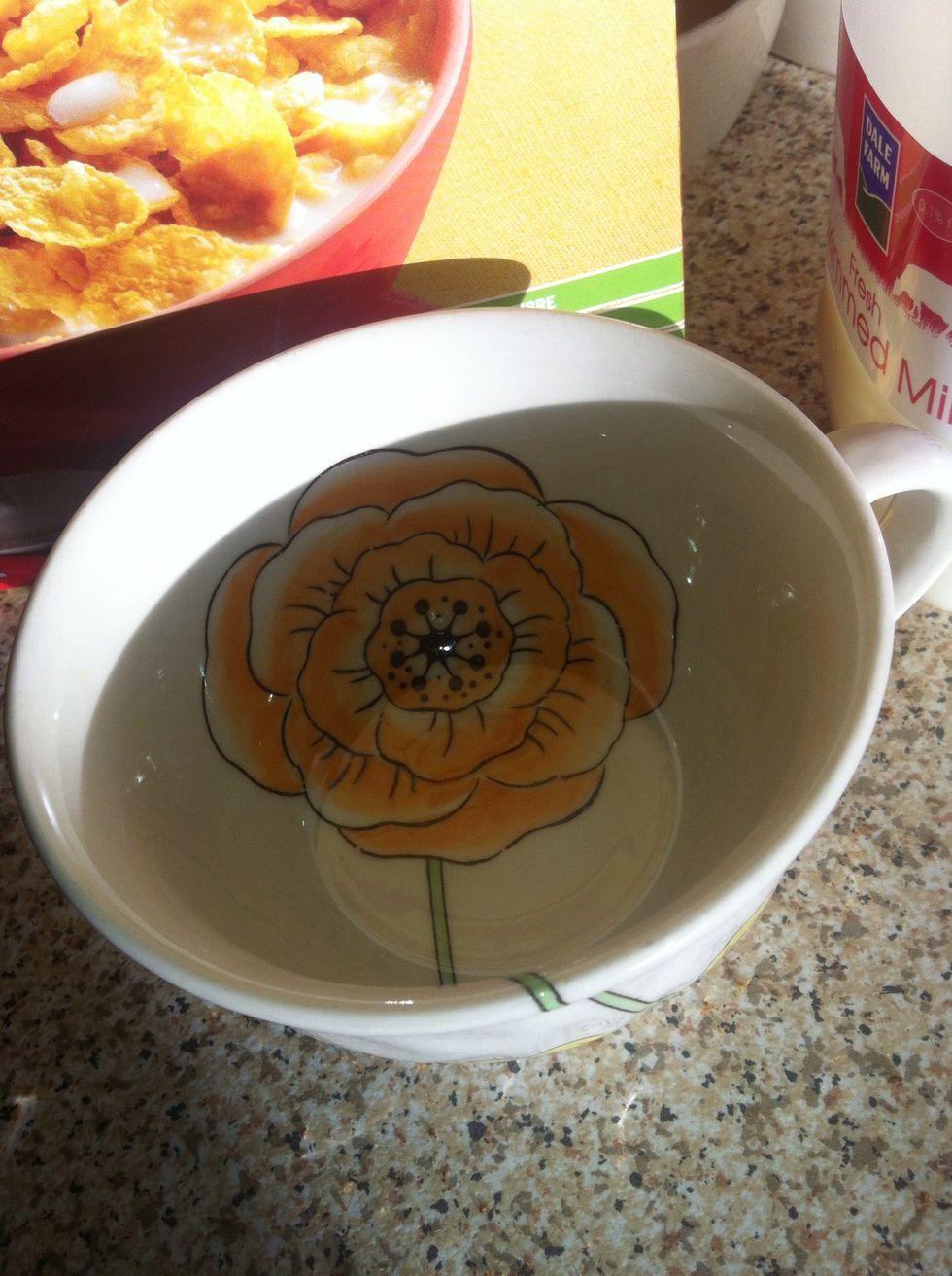 Then select your favourite bowl, I like this one coz it's got a handle to hold and I'm a clumsy mess