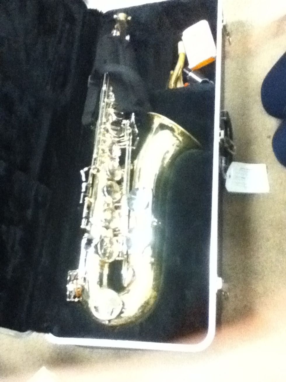 How to hold a tenor saxophone properly B+C Guides