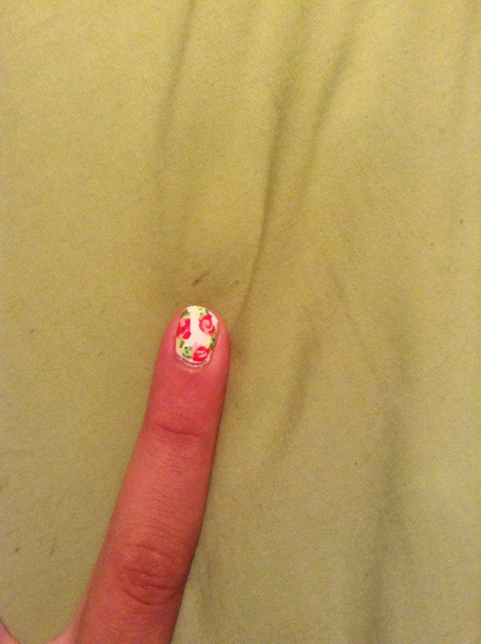 Then take a dark green and add an accent to the leafs to make then stand out.