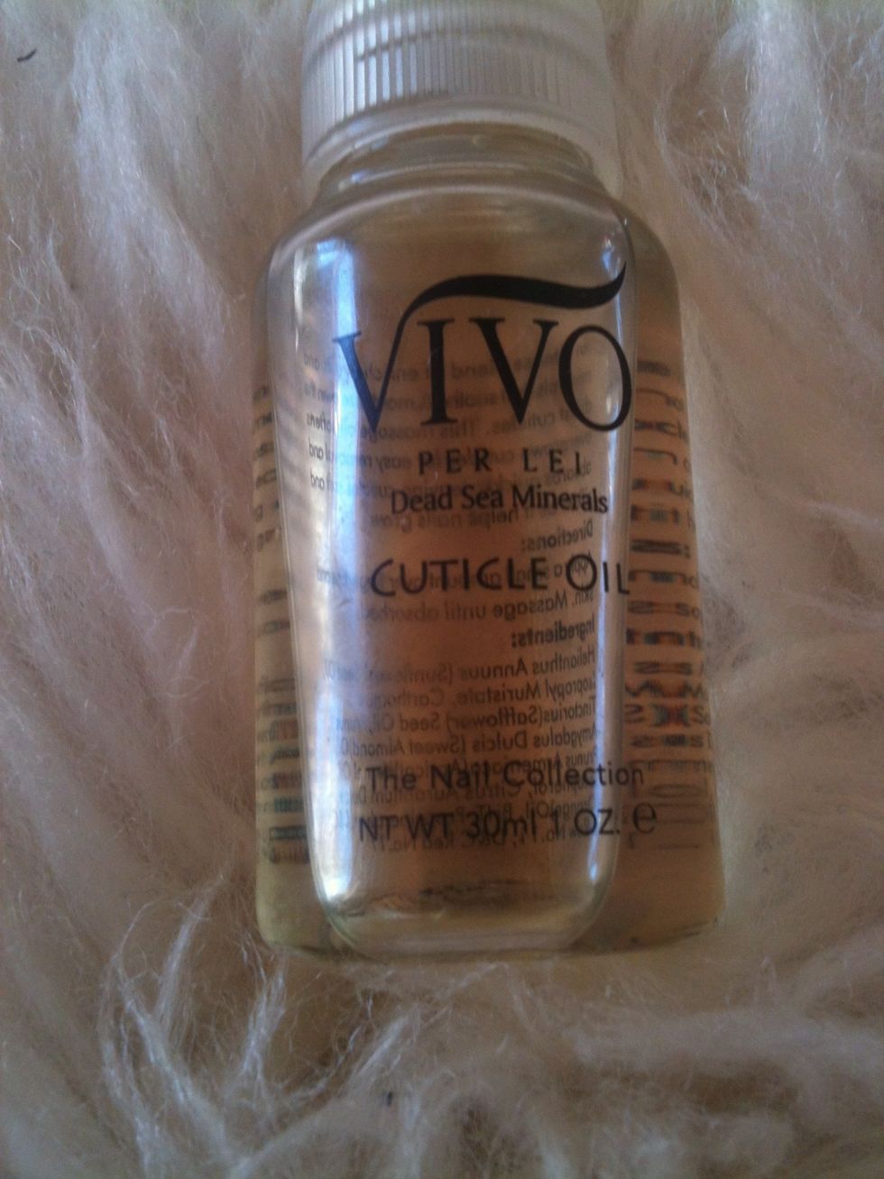 Then take the cuticle oil, and use it. If you dont know how to use it there is a video on the next page\ud83d\ude0a