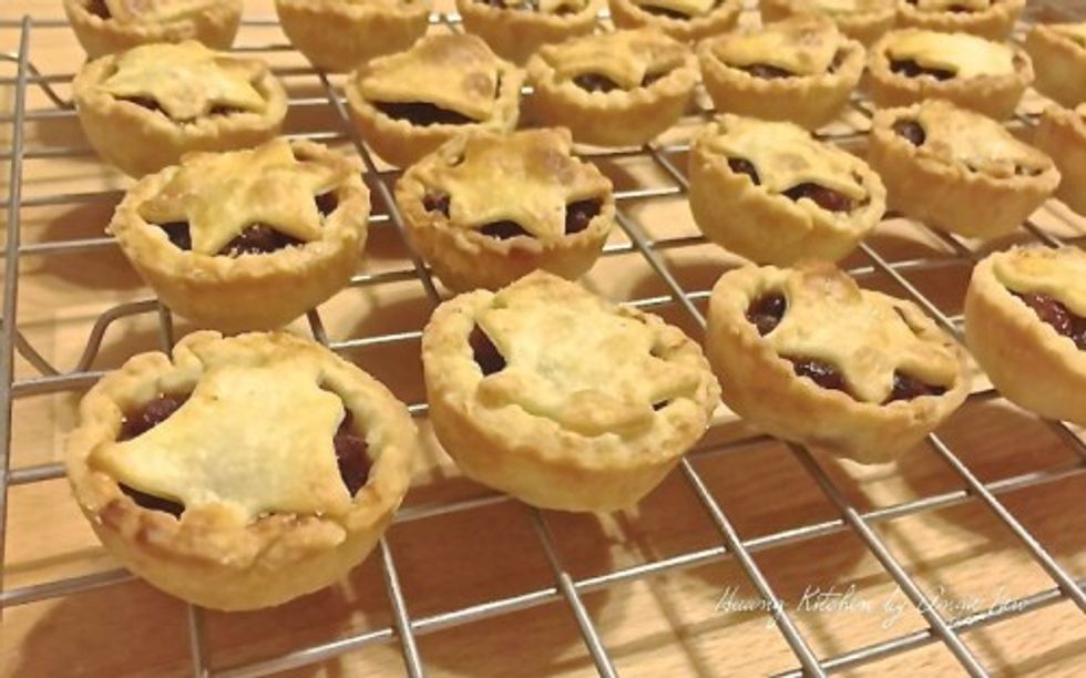 Then transfer the mince pies to cool on wire rack.