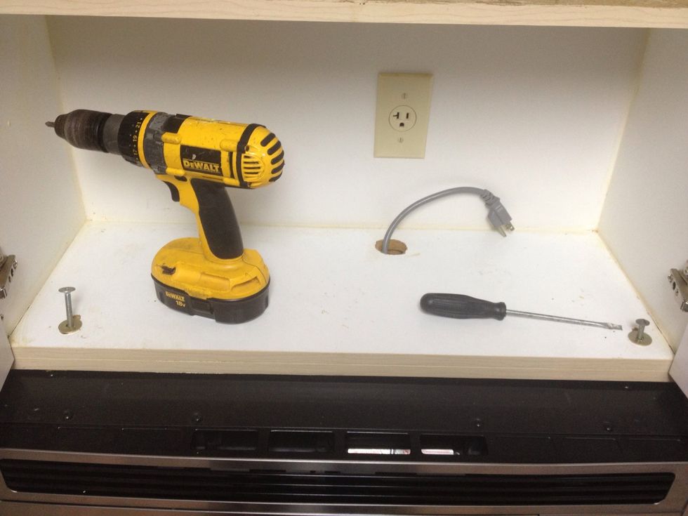 Then unplugged and unscrewed it from the top (doesn't show in the pic unless you click it to make it larger)