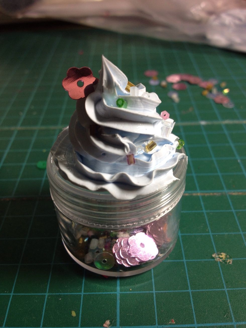 Then, we could apply different decoration such as cabochon, beads and sequins etc.