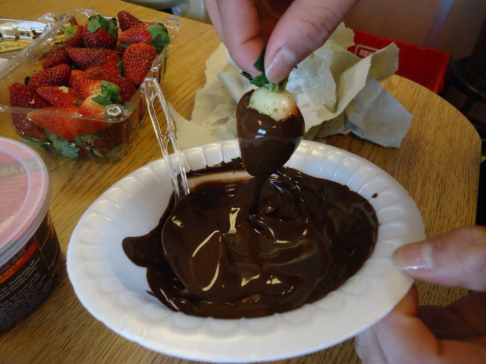 Then when the strawberries are dried up, then you can dip it in the white or chocolate