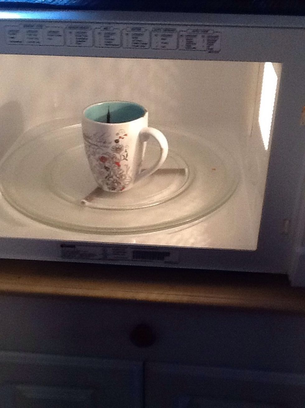 Then you are ready to place your nutella cake in the microwave.