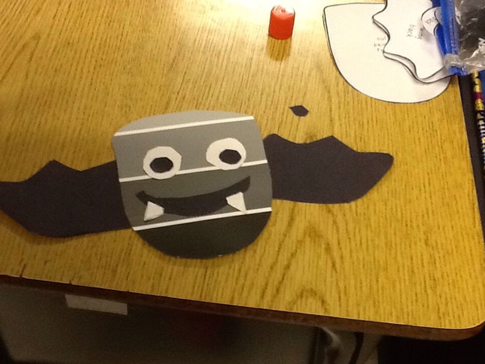 Then you glue the teeth on opposite side on the mouth.