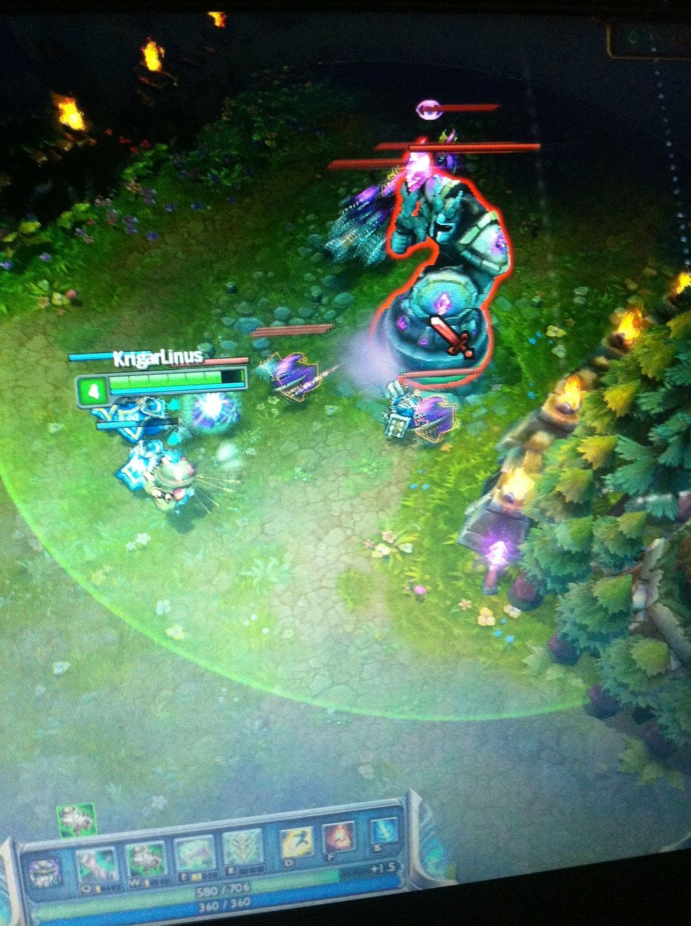 Then you push your lane! When you come to Their tower you shoot on it to destroy but be careful, the tower can shoot on you to!