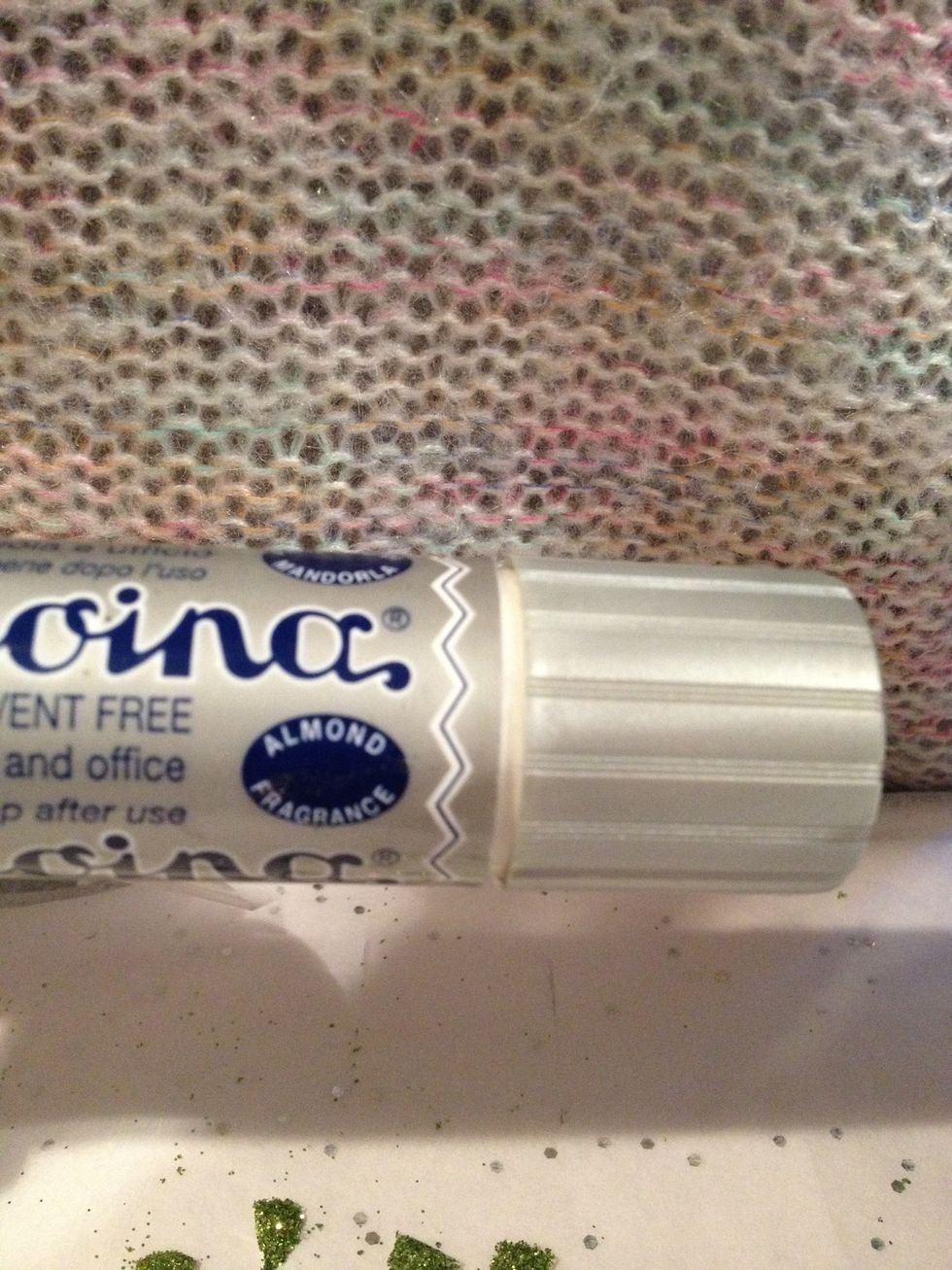 Then you take your gluestik but i wold perfer a gluegun