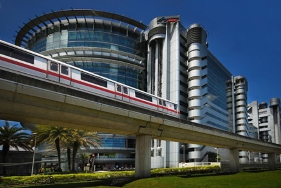 There are 2 types of train ticket in Singapore. If you are a frequent commuter, you can buy an EZ-Link card but if you prefer a one time journey, you can get a standard ticket card for your travelling