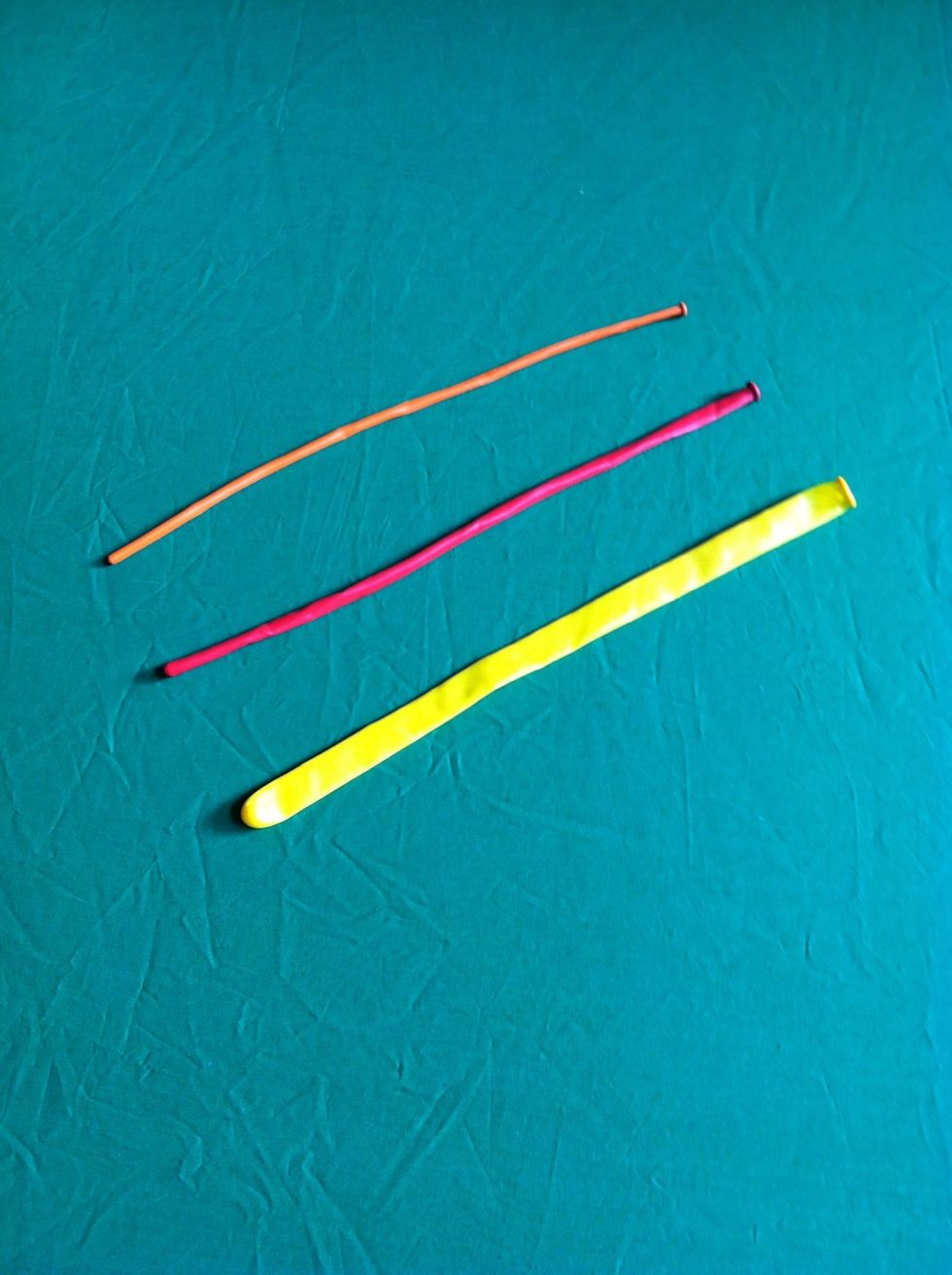 There are essentially 3 sizes of modelling balloons- 160, 260, and 350.  Balloons are so named because 160 is approx 1" diameter and 60" long when fully inflated, the 260 2" diameter & 60" long, etc.