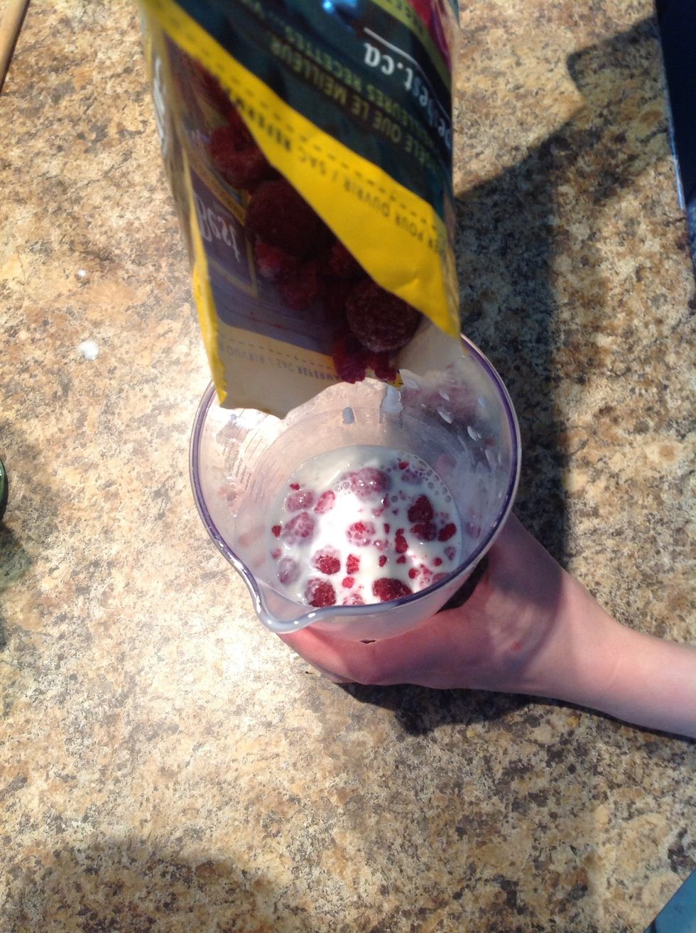 There goes 3/4 cup of rasberries !