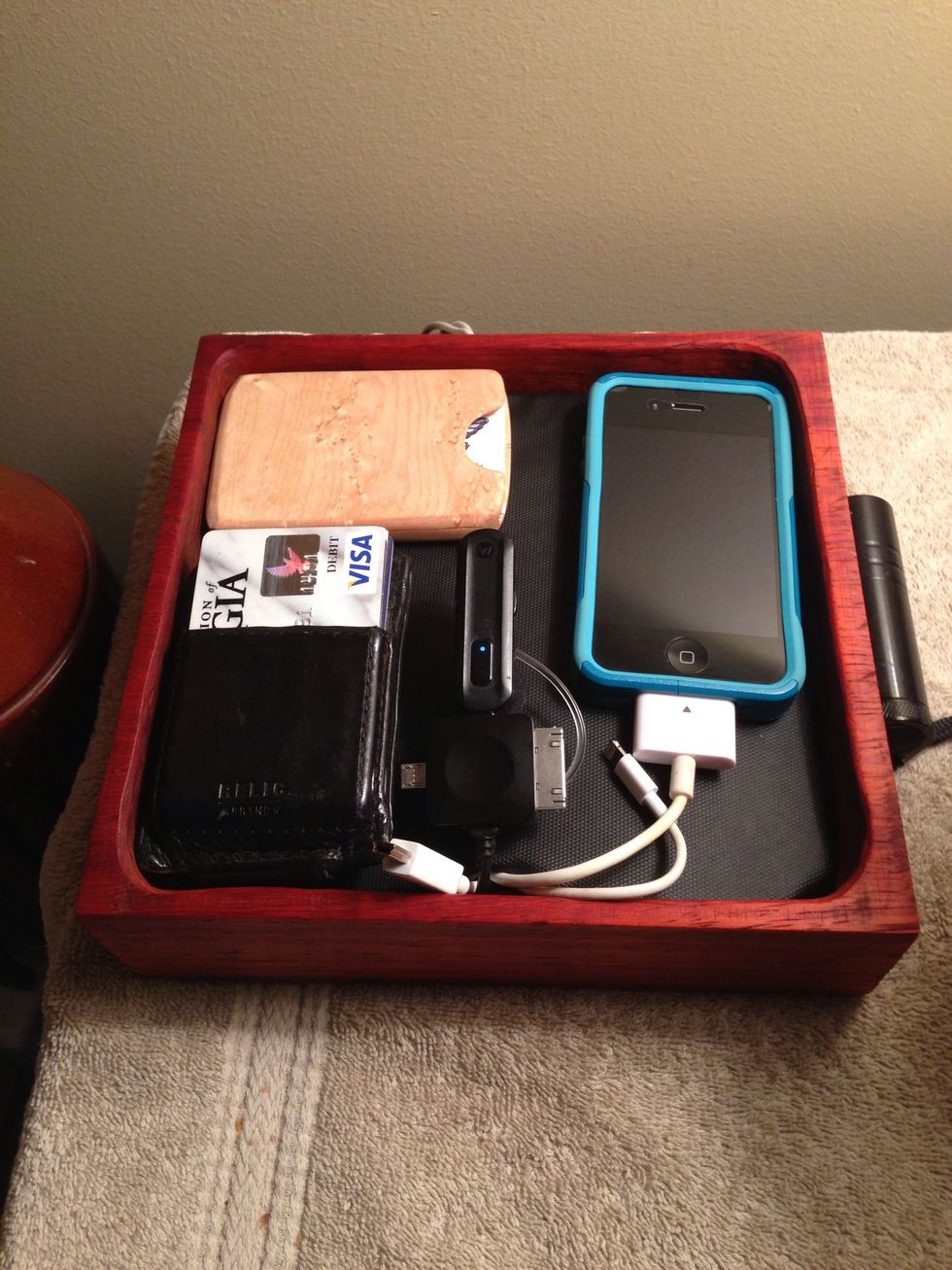 There it sits in my gentleman's electronic valet that you can investigate in my other Snapguide.