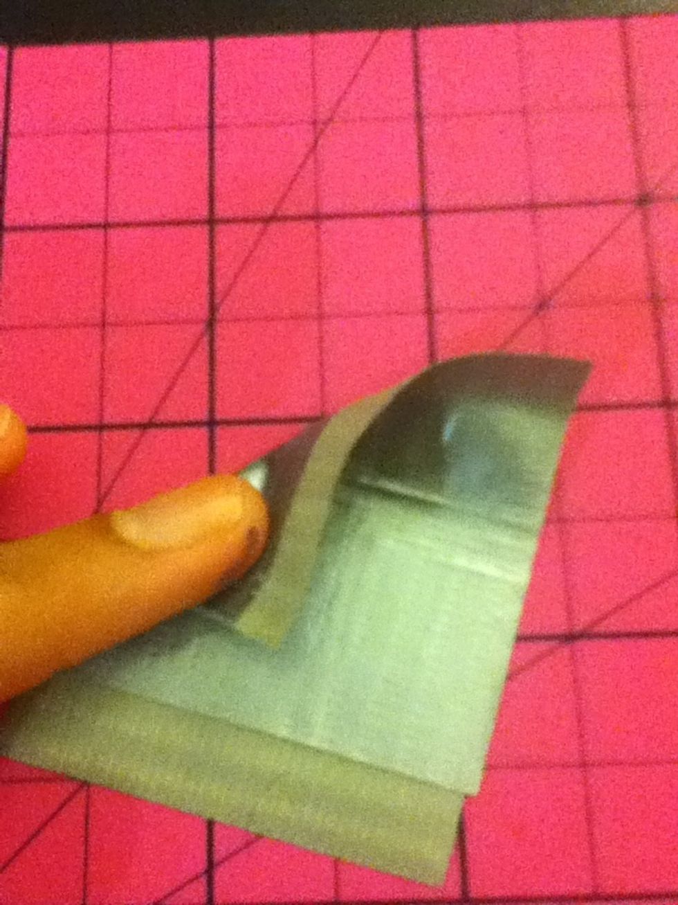 There will be reo sides of sticky showing cut off one side
