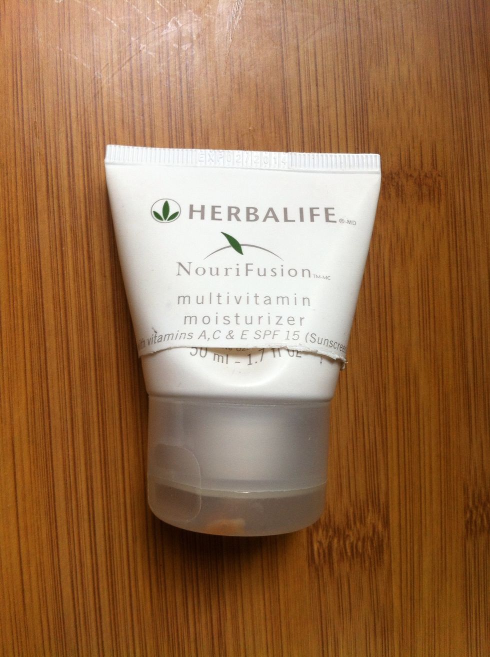 There you have it! Be sure to wash your hands before applying the moisturizer (as usual!) but especially since you will be putting your fingers into the product. Don't keep it for long or it'll go bad