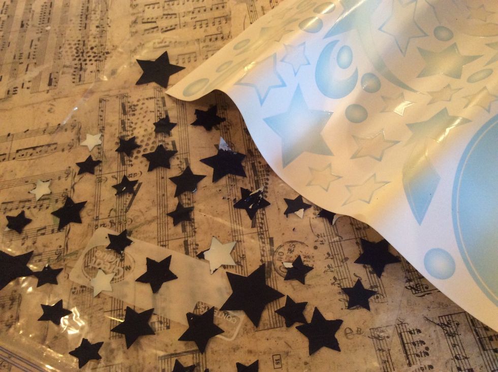 These are a set of glow in the dark stickers for the ceiling\ud83d\ude1c, they worked perfectly!