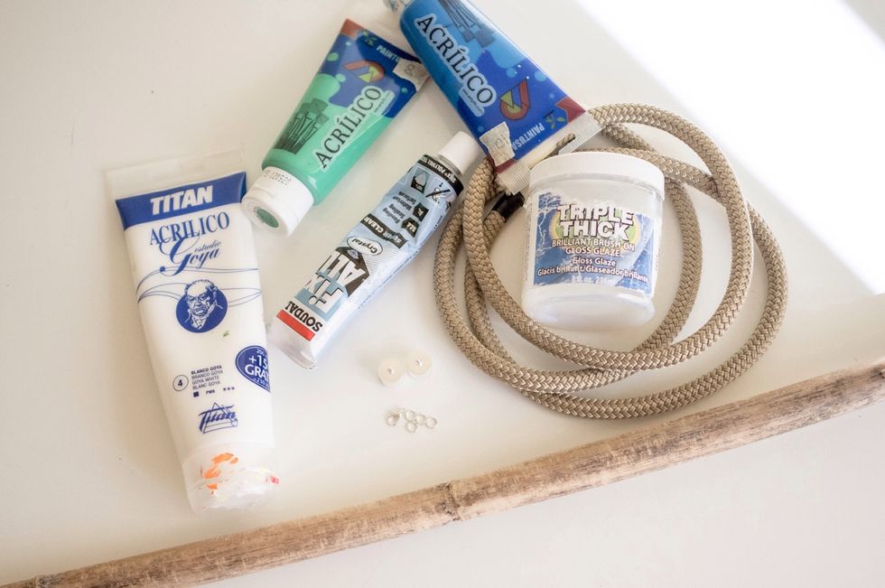 These are all materials you will need. If you are under 16, I recommend you make this necklace under adult supervision.