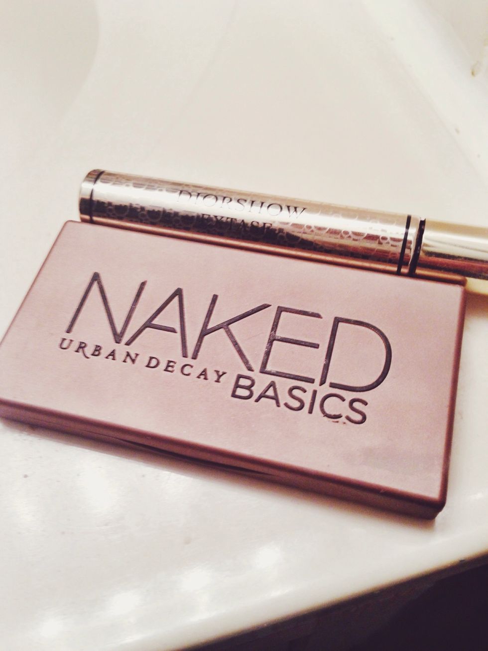 These are the best eye makeup products. Natural, subtle, and gorgeous. Diorshow is in back-brown.