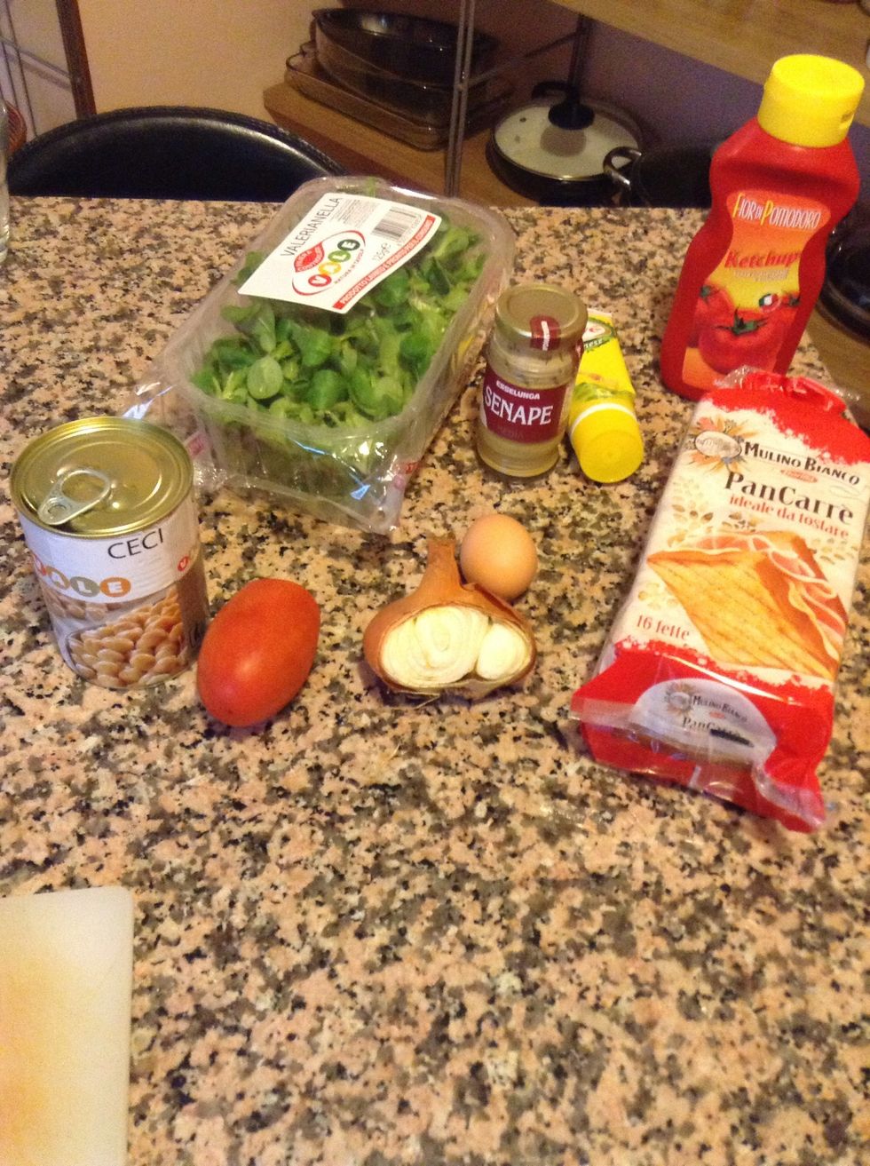 These are the ingredients we are going to use; we'll make a chickpeas burger instead of a beef one.