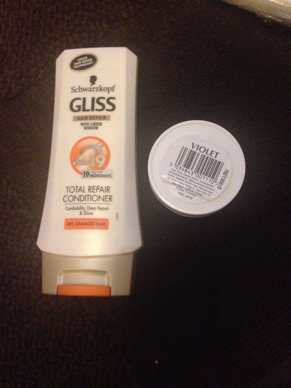 These are the ones I use pretty cheap but they work! Leave on for 20 minutes and wash out (don't use shampoo) as it will remove the colour you put in