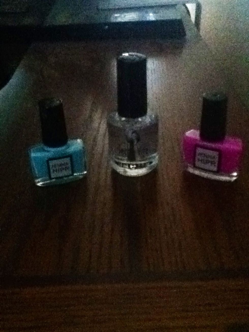 These are the polishes I will be using.