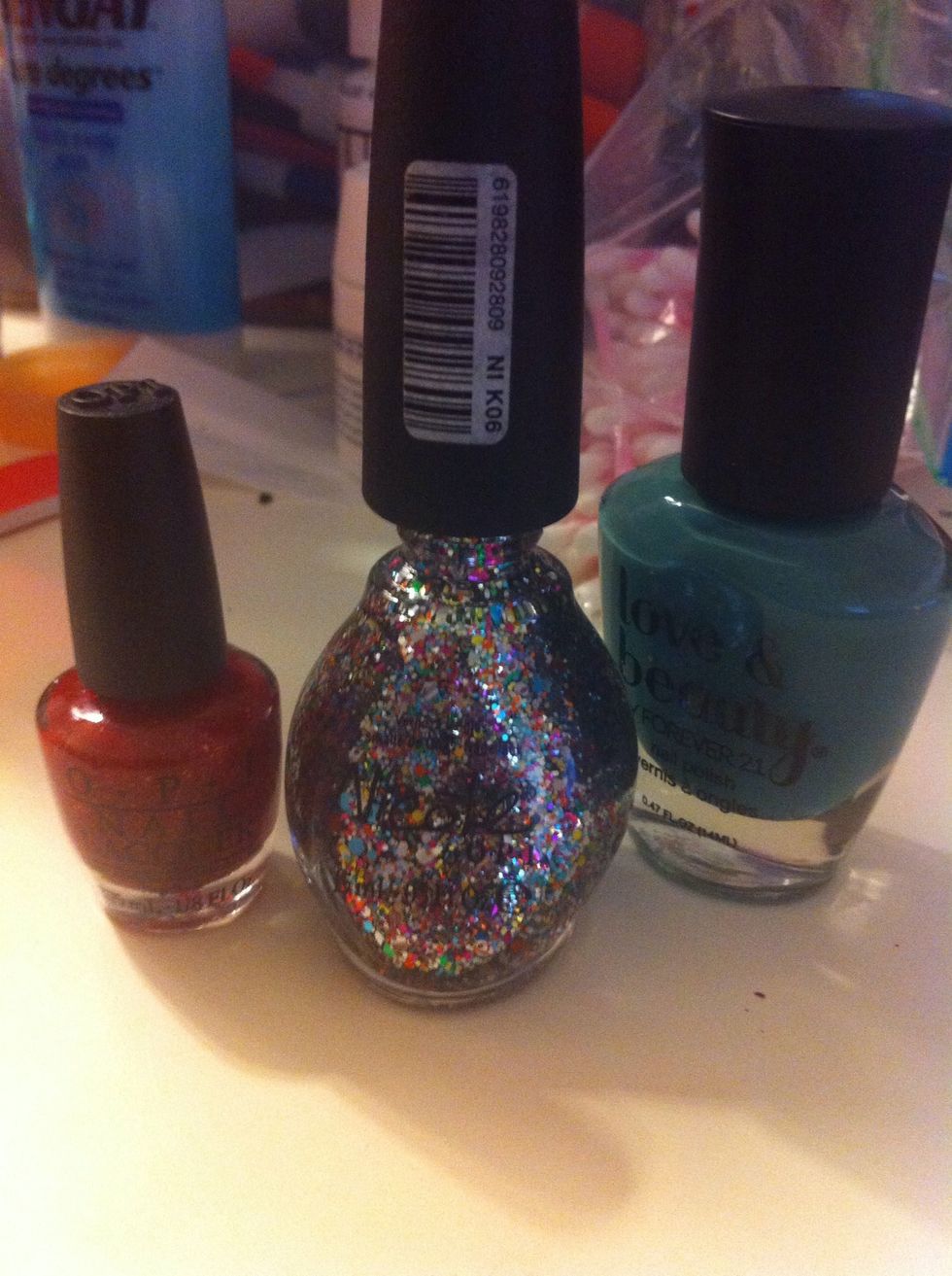 These are the polishes ill be using. They're all from the nail salon and Forever 21