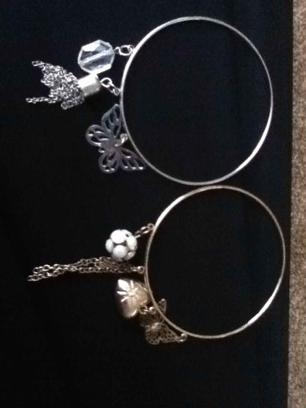 These are the previous ones that I made but today's will be a plastic string not wires. (If you would like to see how I did them just comment and soon I will have a guide)