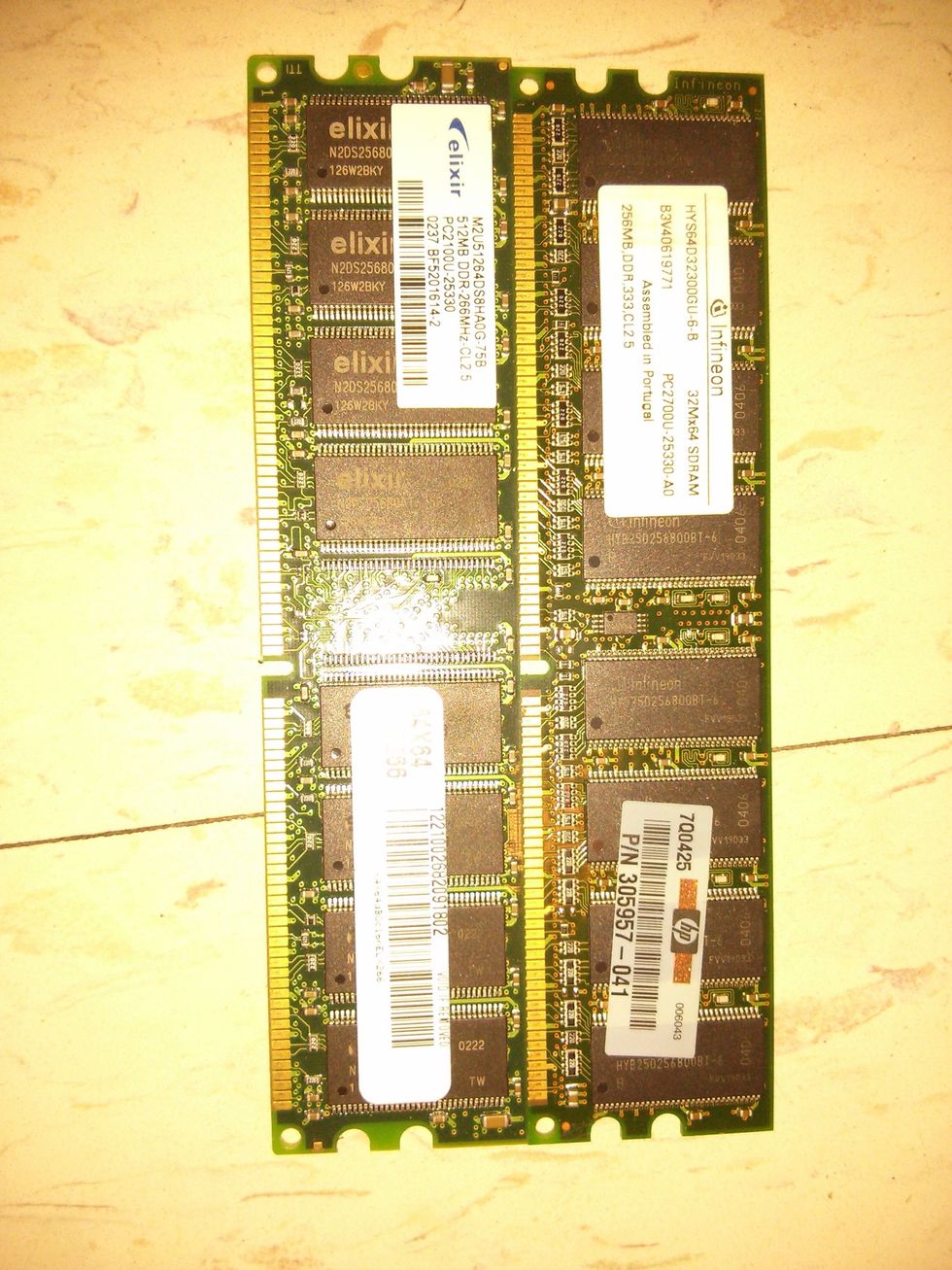 These are the Ram sticks I'm using, notice the notch around the middle of the stick where the gold contacts are, this means that it only goes one way