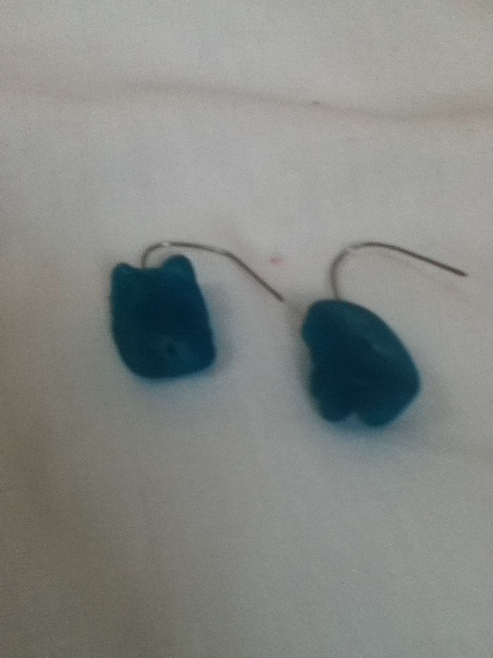 These are your completed earrings. I wore these for a week and my ears are fine