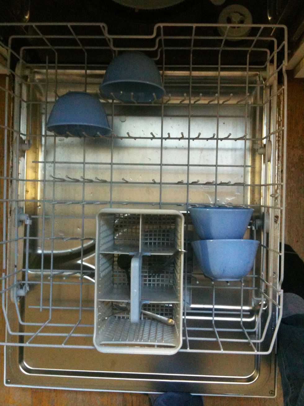 These blue bowls fit well in the second, third and sixth row from the front and in the center of the seventh row.