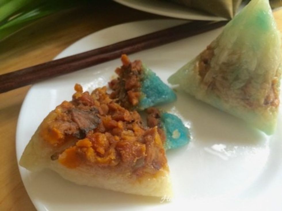 These dumplings are best eaten hot. For more instant updates on latest recipes, like us on Facebook at www.Facebook.com/huangskitchen Link to my video at https://www.youtube.com/watch?v=hjV3ZU3SUIA