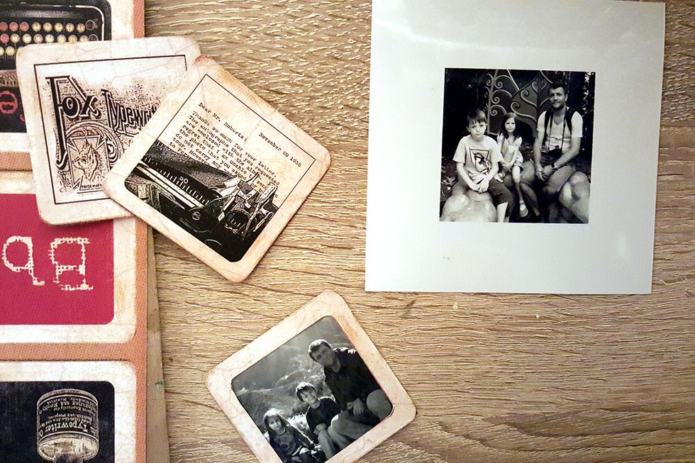 These old slide frames are so cool to use for the pictures. I made my pictures(for the frames) in size 2,5" x 2,5" (or 5x5cm)