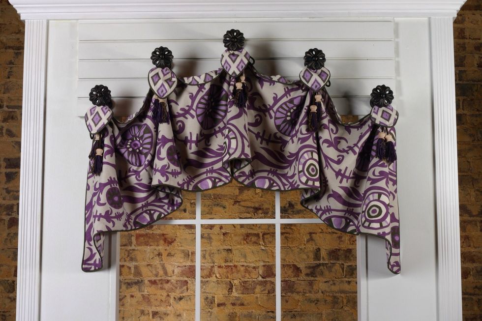 These tassels look great on our Haley Valance Pattern. (www.patemeadows.com/haley.htm)