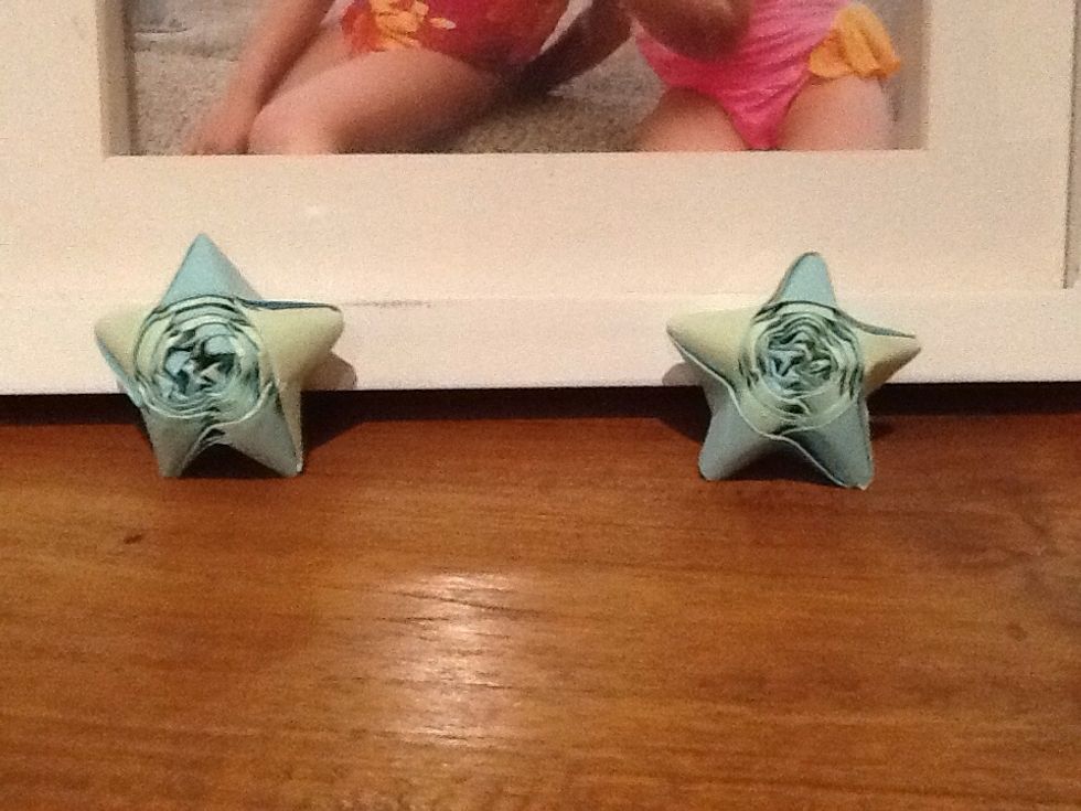 They look great as decorations for the mantle piece. Thanks for looking at this guide, please like and feel free to ask questions in the comments.