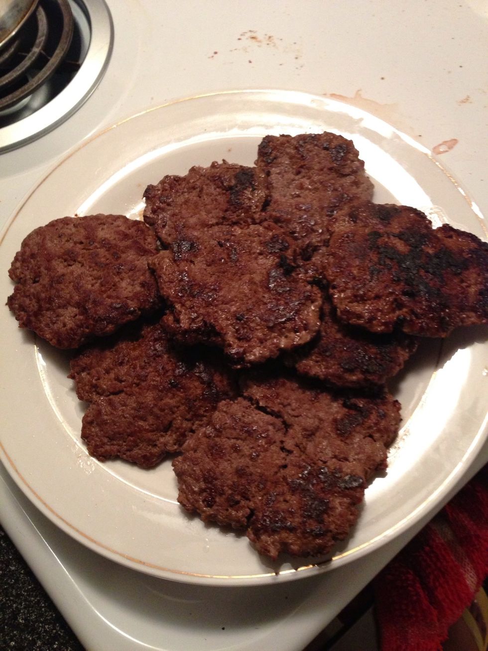 They're done! \ud83d\udc4f I was able to make 8 burgers from 1lb.