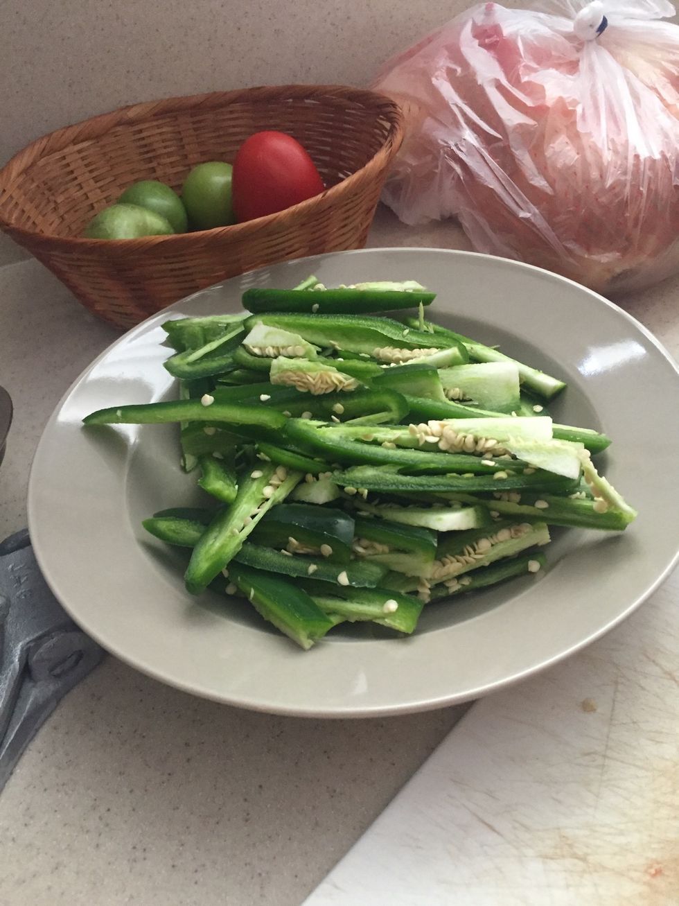 Thin slice 6 jalape\u00f1os