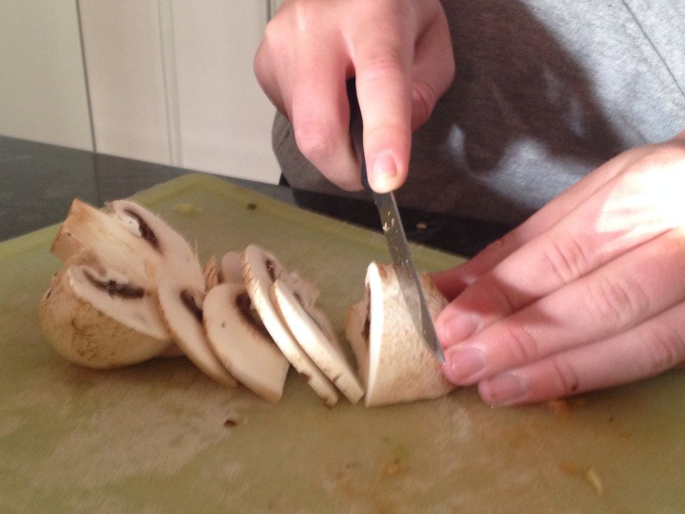 Thinly slice mushroom cup. Place into bowl.