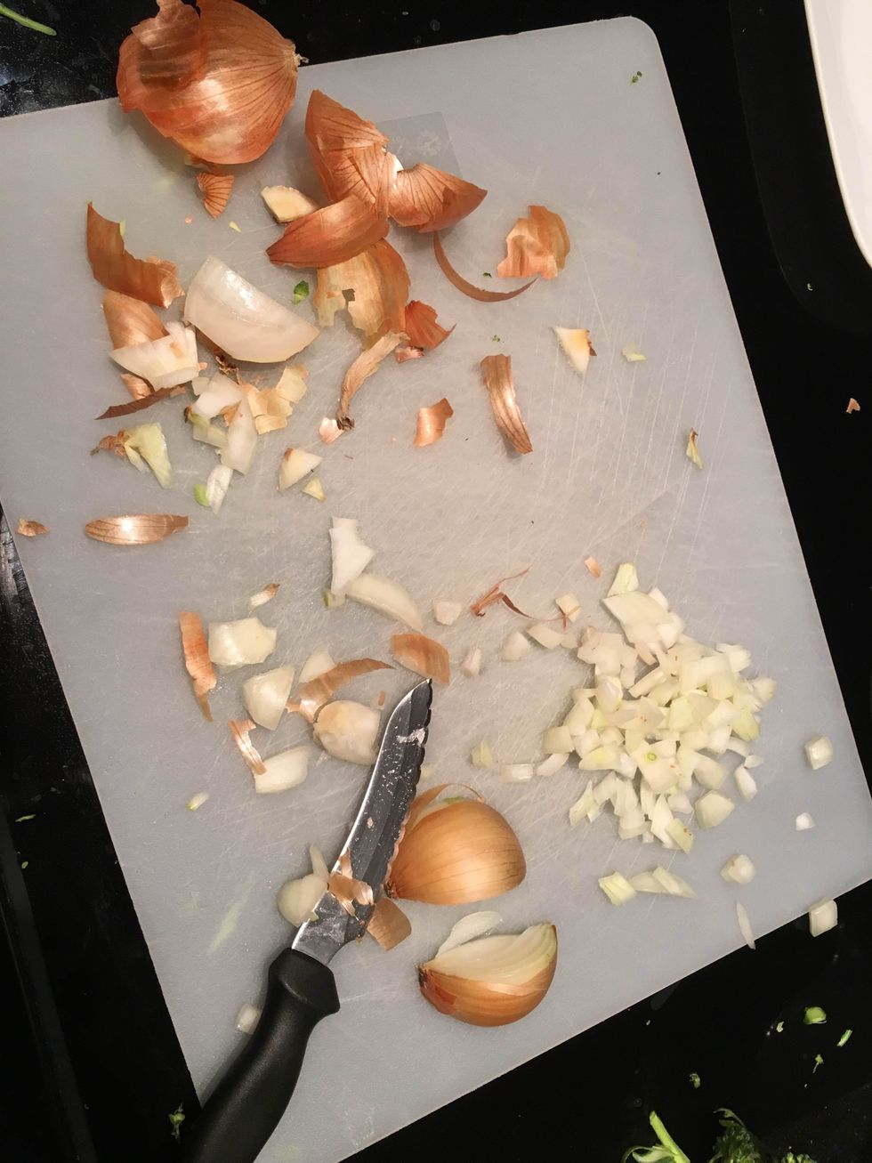 Thinly slice, or chop the onion.