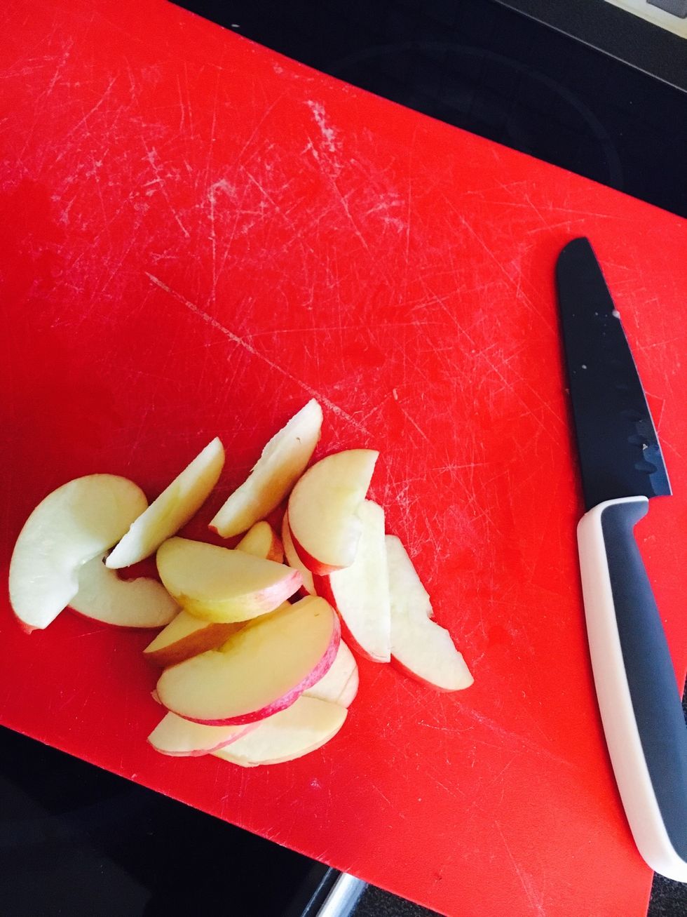 Thinly slice the apple