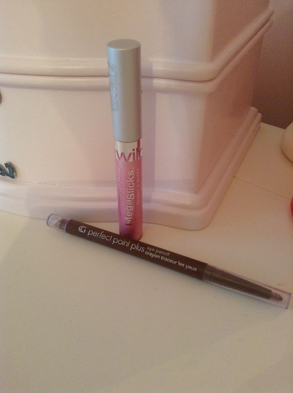 Third, be careful with how much makeup you apply. Even though its dark at a dance, you will still be able to see if makeup is caked on. Try concealer, blush, mascara, eyeliner, and a light lip color.