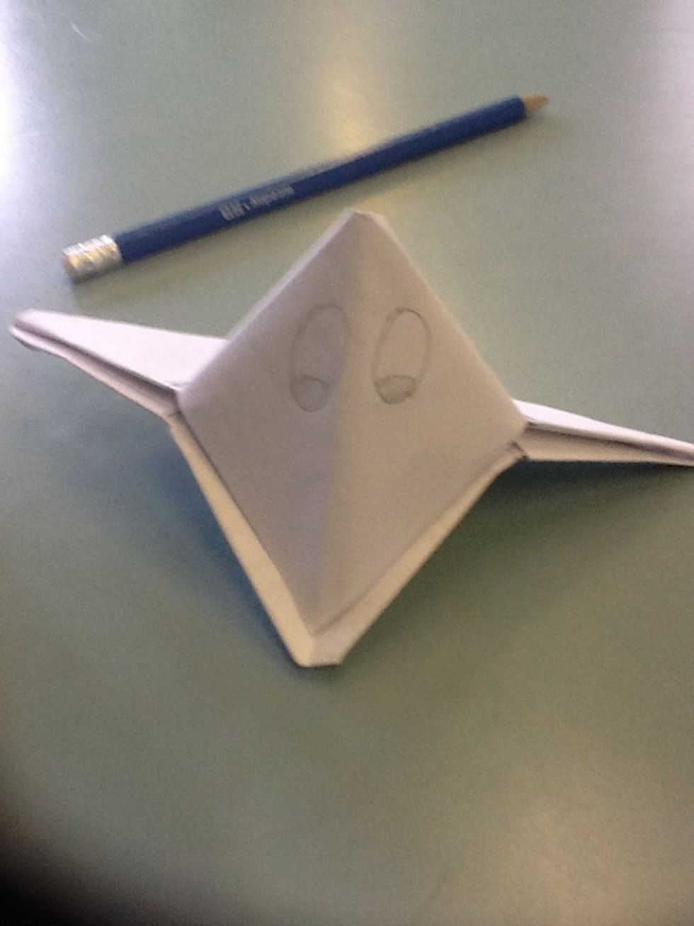 This a guide to make a easy origami bird.