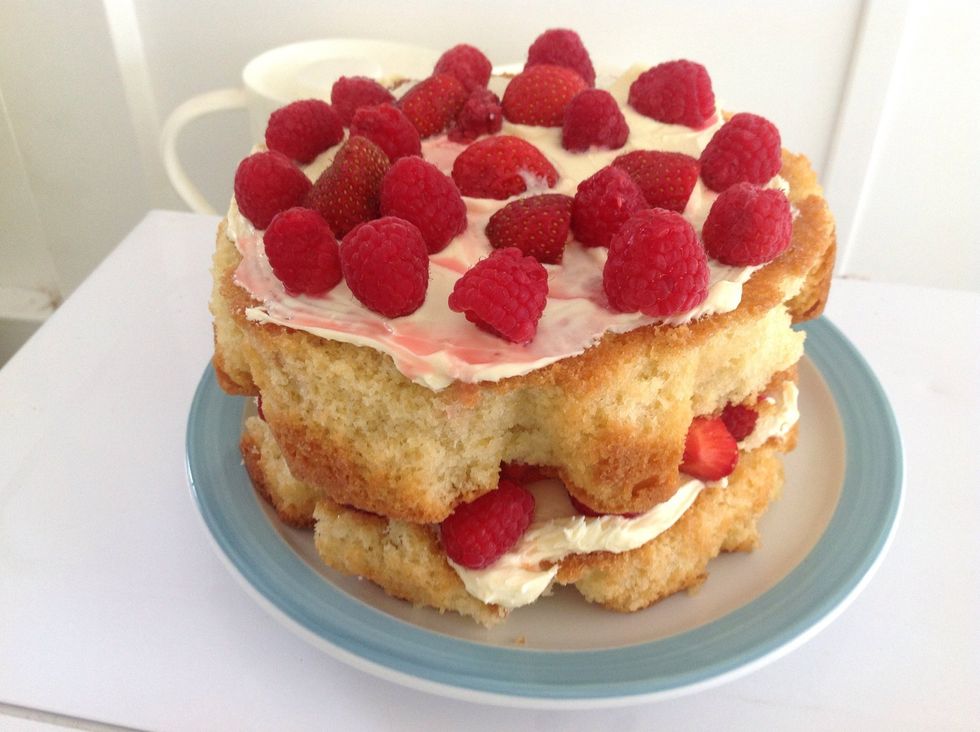 This baby melts in your mouth, beautiful taste of the fruit and cream with the light cake. Work colleagues devoured in less than 6 minutes. Good too be good, love to you all G X