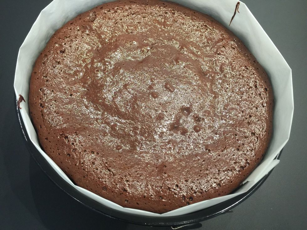 This cake is good enough for 16 people.  It is a very rich and decadent cake...A small piece/person is enough.