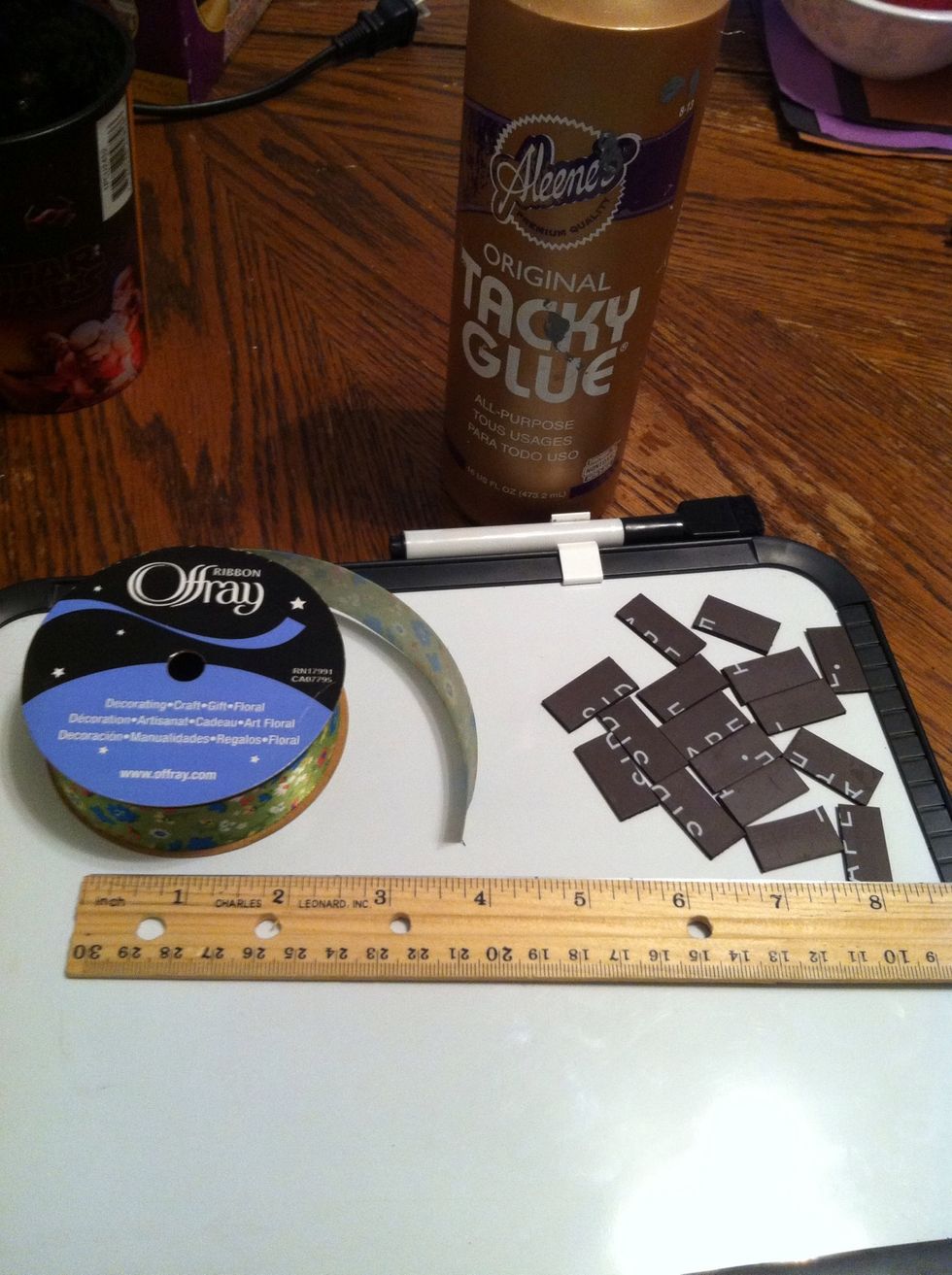 This can be done with any size ribbon/magnet you'd like, but make sure the magnet is strong enough to connect through the ribbon. If your magnets aren't the right size precut them.