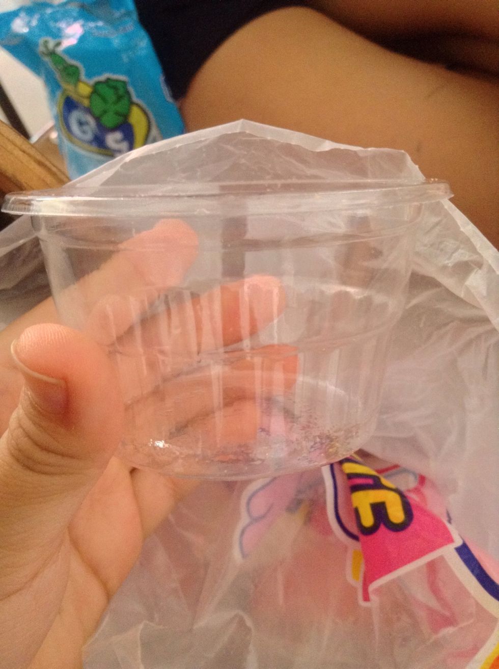 this containers that look like a cupcake