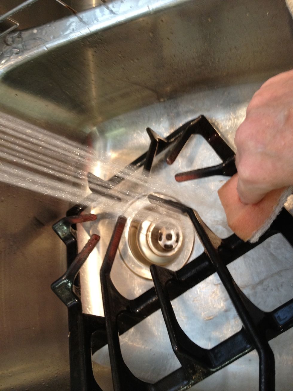 This cooktop is 12 years old. The enamel is decayed and the metal is starting to corrode too. I suppose I should be wearing gloves for this process :(