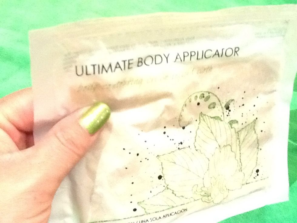 This crazy wrap thing is easy to apply. It's mess free so you can apply it where you need it most. It's a botanical based, all natural solution.