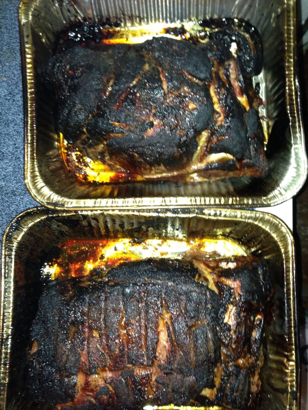 This crust is not burnt. Because of the brown sugar it gets very dark and caramelizes. You want to mix crust with the rest of the meat. Delicious!